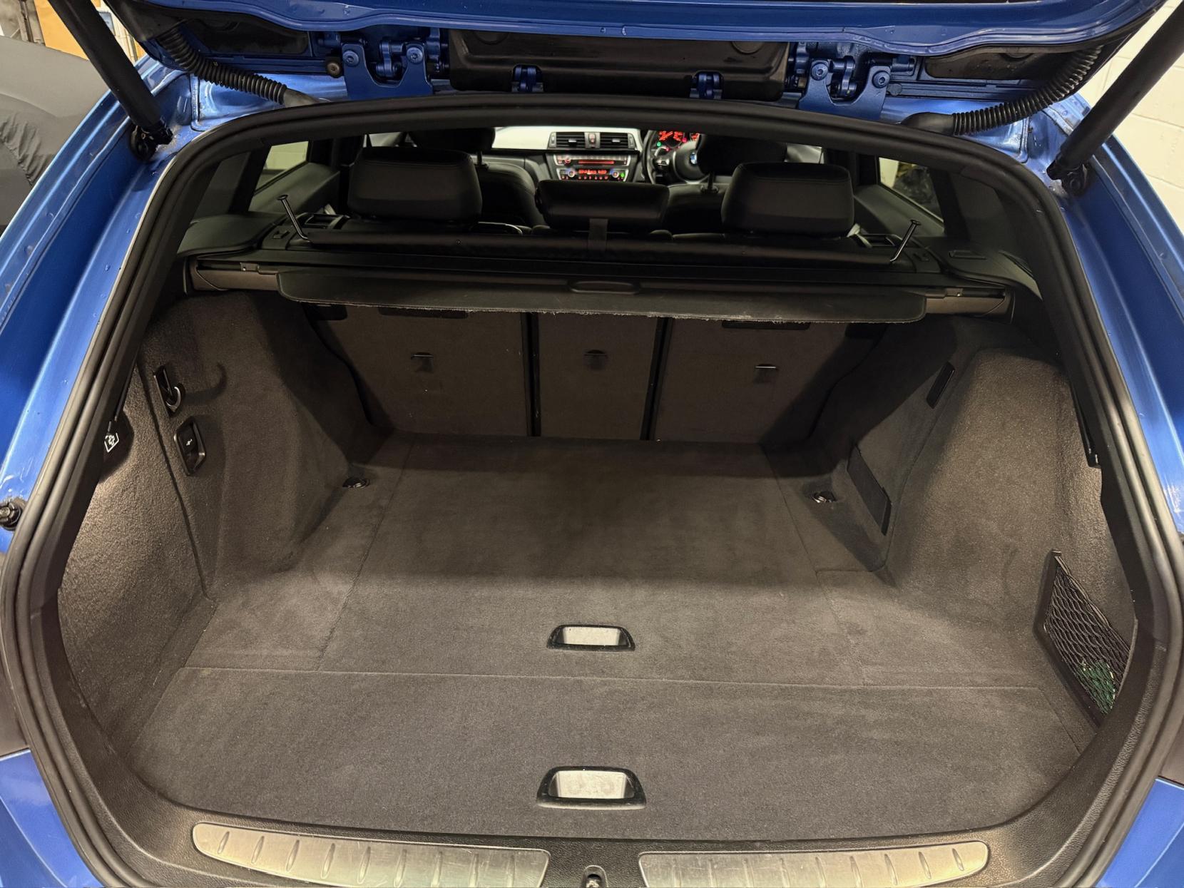 BMW 3 Series 3.0 330d BluePerformance M Sport Touring 5dr Diesel Auto Euro 6 (s/s) (258 ps)