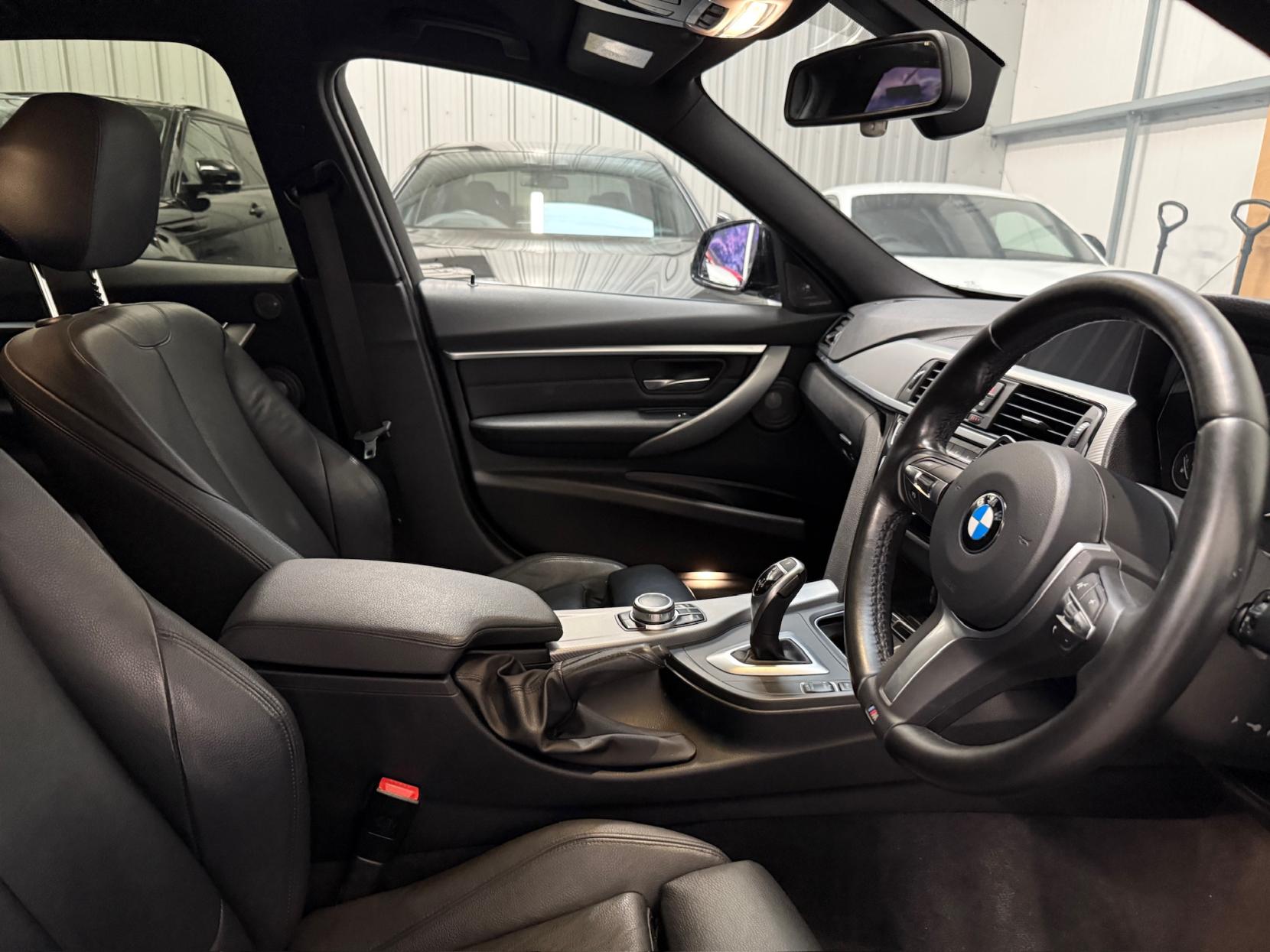BMW 3 Series 2.0 320d M Sport Shadow Edition Saloon 4dr Diesel Auto Euro 6 (s/s) (190 ps)