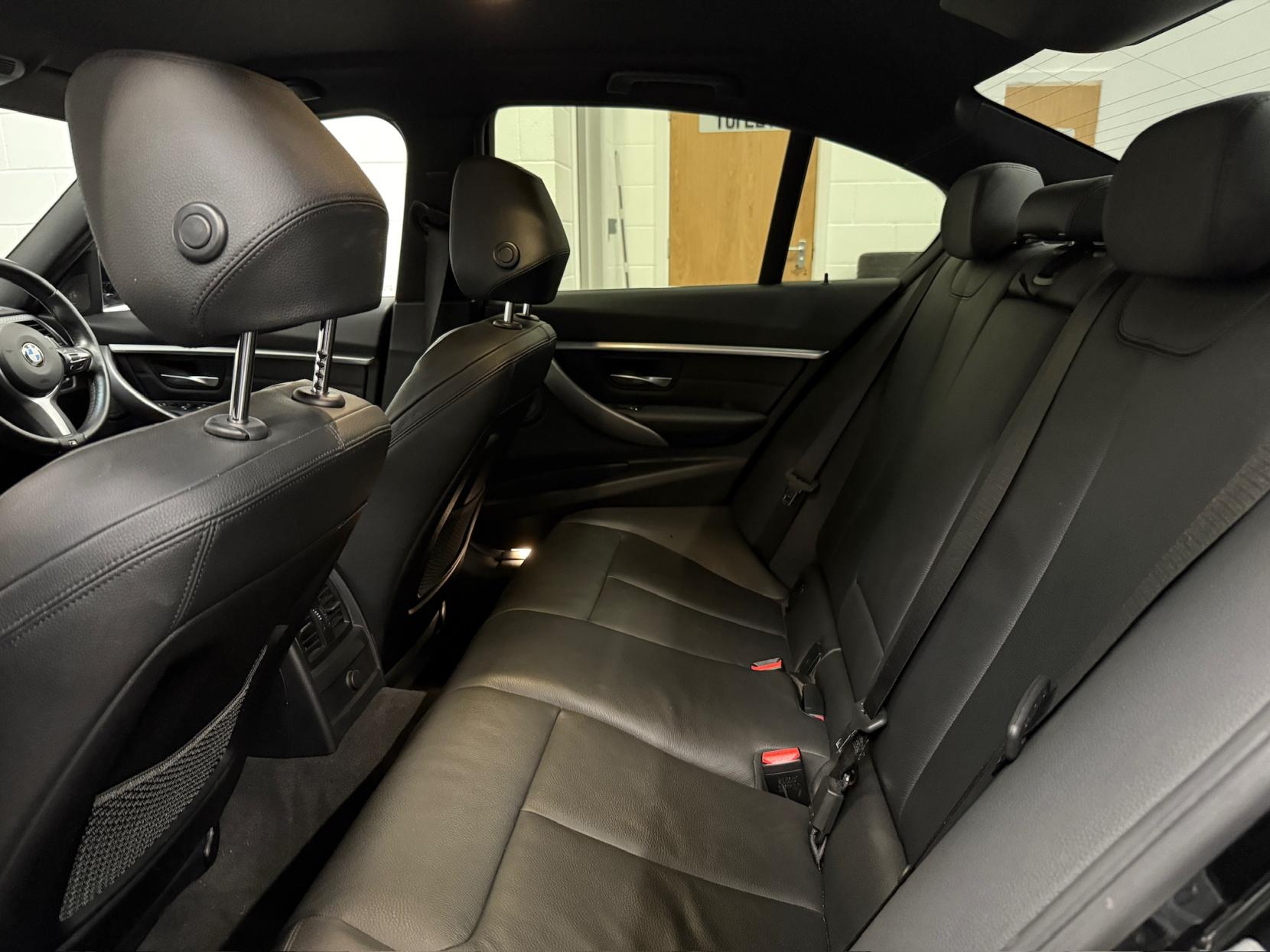 BMW 3 Series 2.0 320d M Sport Shadow Edition Saloon 4dr Diesel Auto Euro 6 (s/s) (190 ps)